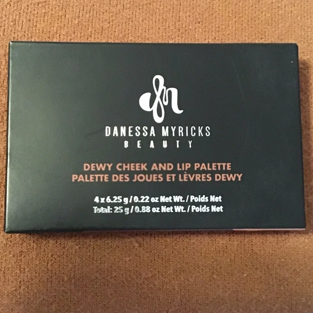 DANESSA MYRICKS Dew it Undercover multipurpose balm palette for lips and cheeks - Picture 4 of 4